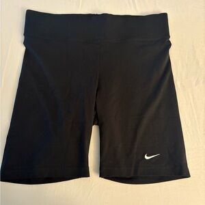 Nike Black Bike Shorts Moisture-Wicking Mid-Thigh